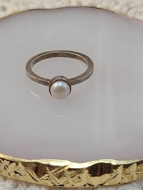 Sterling Silver Pearl Ring Size 7.5 Classic White Gem Minimalist Jewelry
